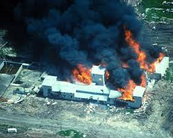 The complex housing the Branch Davidians goes up in flames